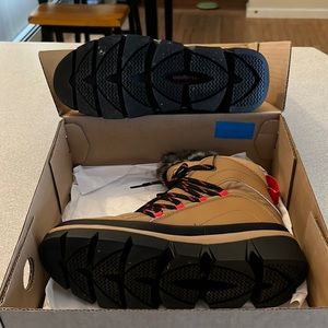 Womens NWT Columbia snow boot